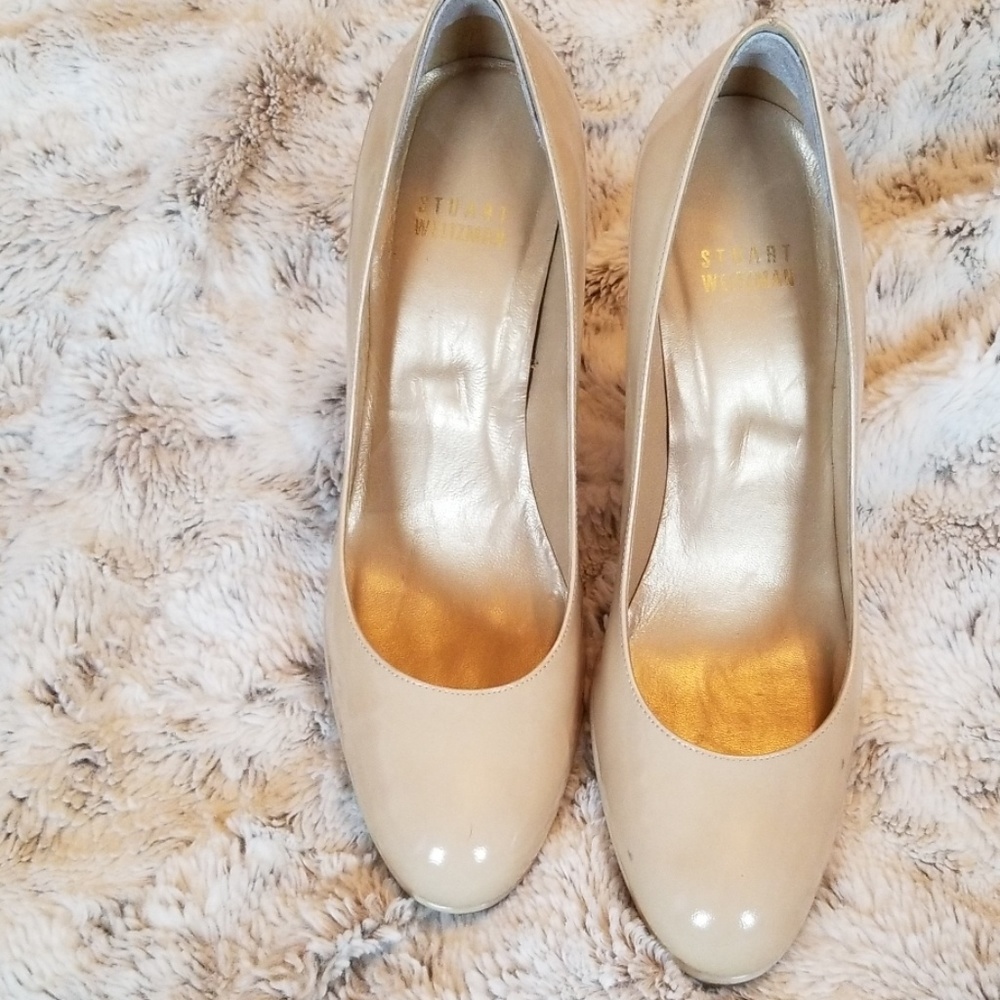 Stuart Weitzman Nude Patent Leather Pumps